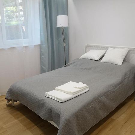 Three Rooms Apartment Краков Экстерьер фото