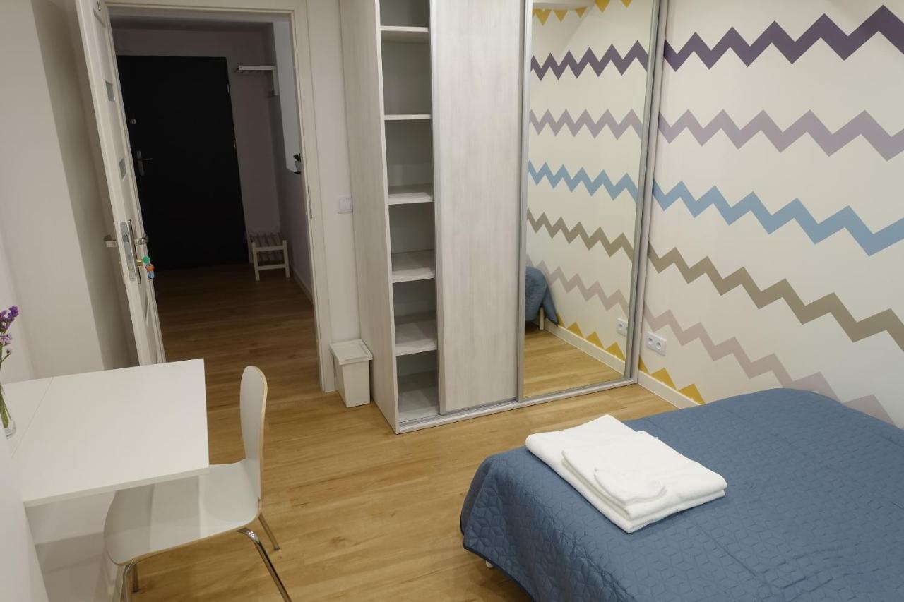 Three Rooms Apartment Краков Экстерьер фото