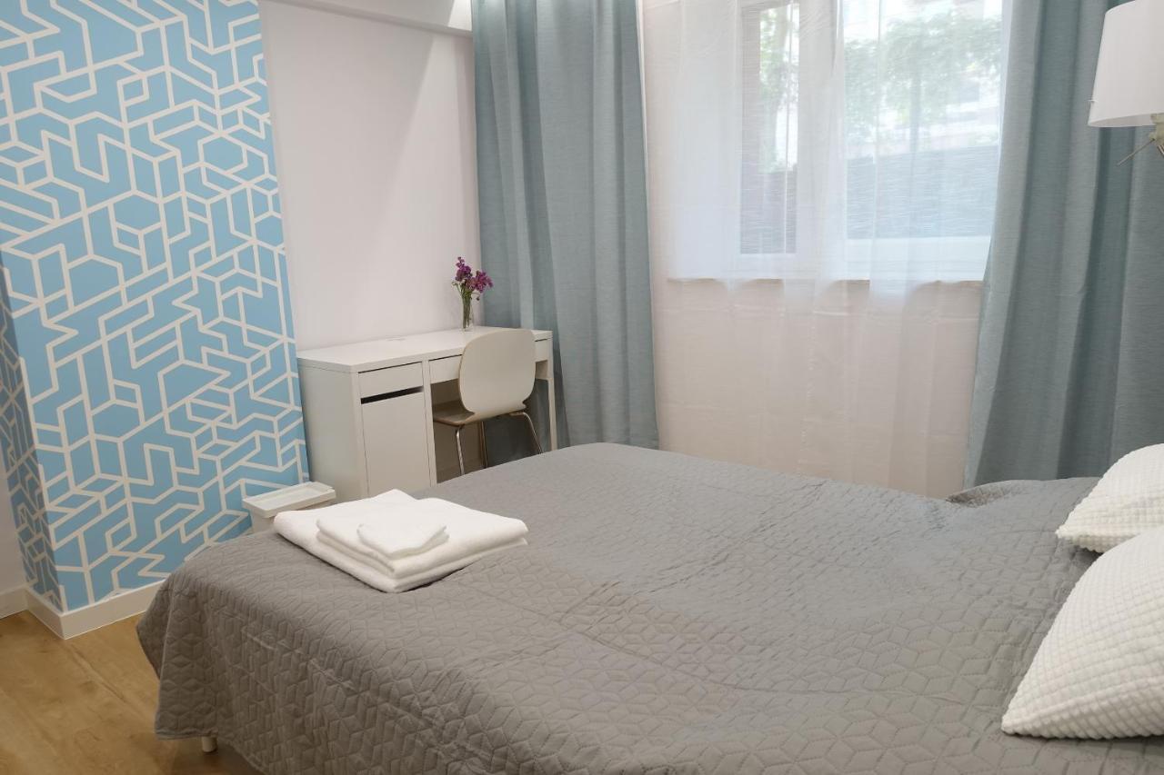 Three Rooms Apartment Краков Экстерьер фото