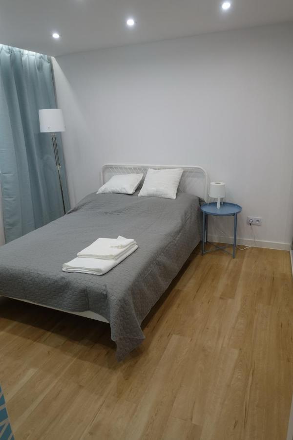 Three Rooms Apartment Краков Экстерьер фото