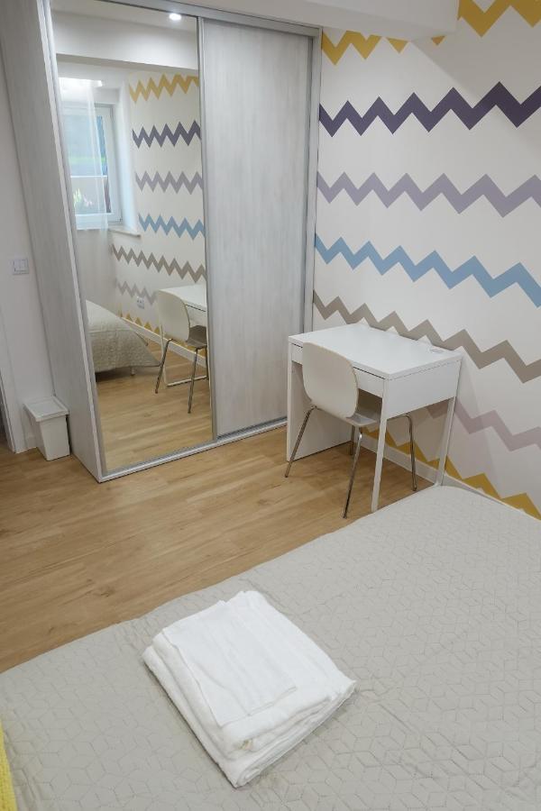 Three Rooms Apartment Краков Экстерьер фото